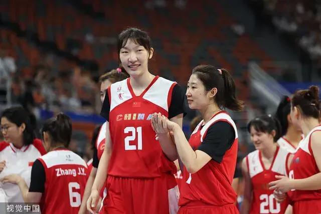 成都大运会中国女篮小组积分第一，提前出线，锁定八强！我觉得中国女足可以多注意一下(1)