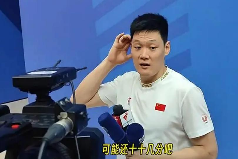 中国男篮4分险胜内蒙古！大运会第一胜啊！张宁终于打成球队老大(9)