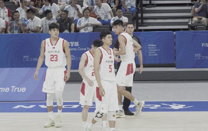 中国男篮4分险胜内蒙古！大运会第一胜啊！张宁终于打成球队老大(10)