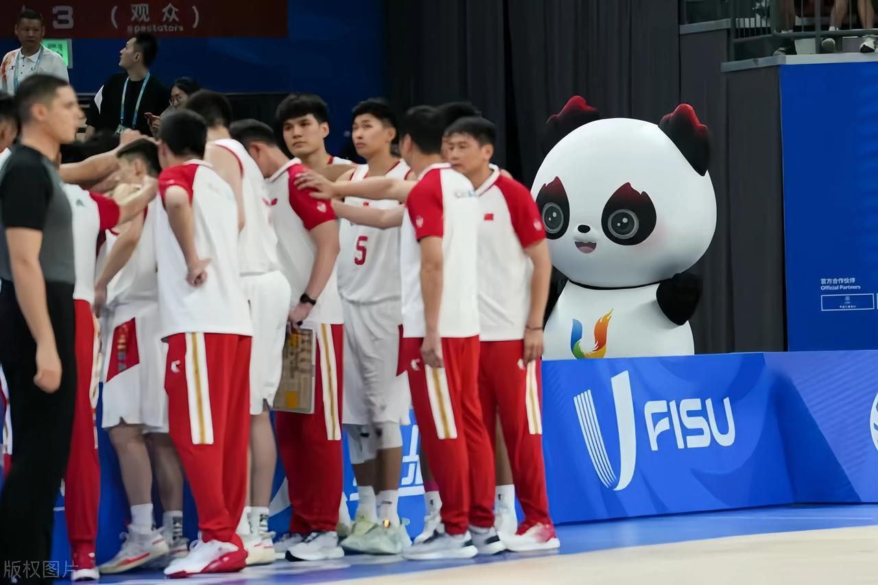 中国男篮轻松击败日本，22分领先！

中国男篮豪取22分巨大胜利！日本队惨遭碾压(1)