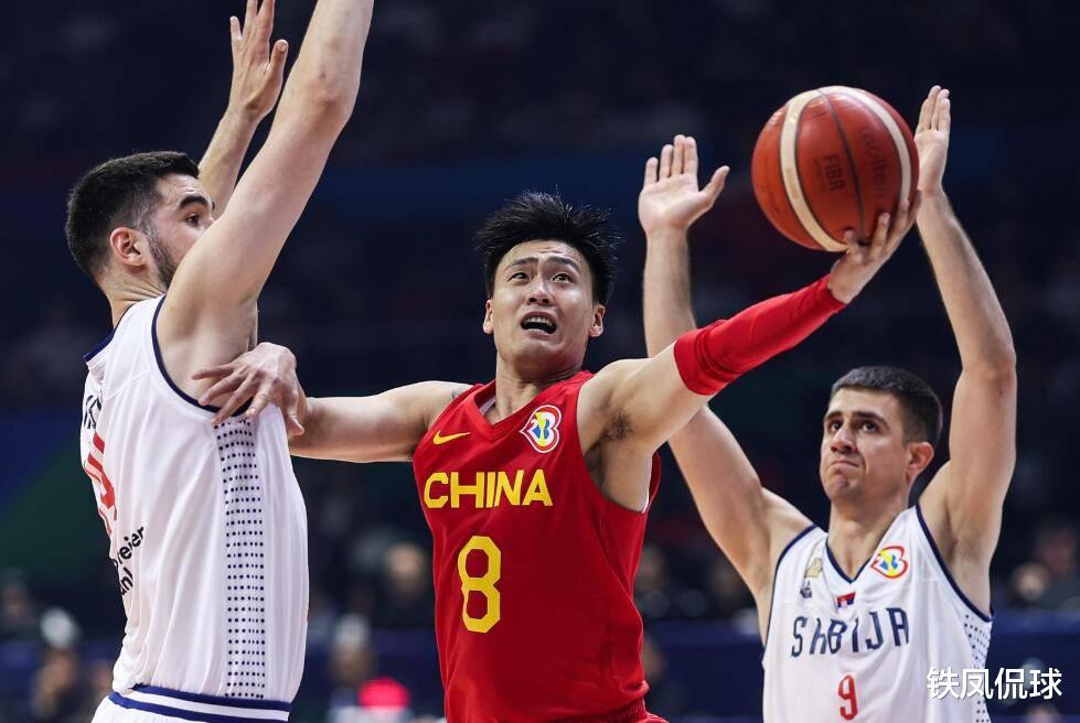 中国男篮63-105塞尔维亚！可怕的不是输球，而是球迷赛后的表态(2)