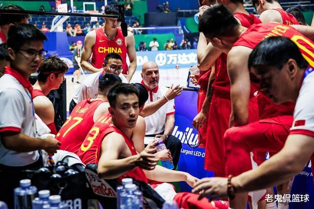 形势复杂！日本队爆冷，菲律宾再输，中国男篮想要突围必拼2连胜(1)
