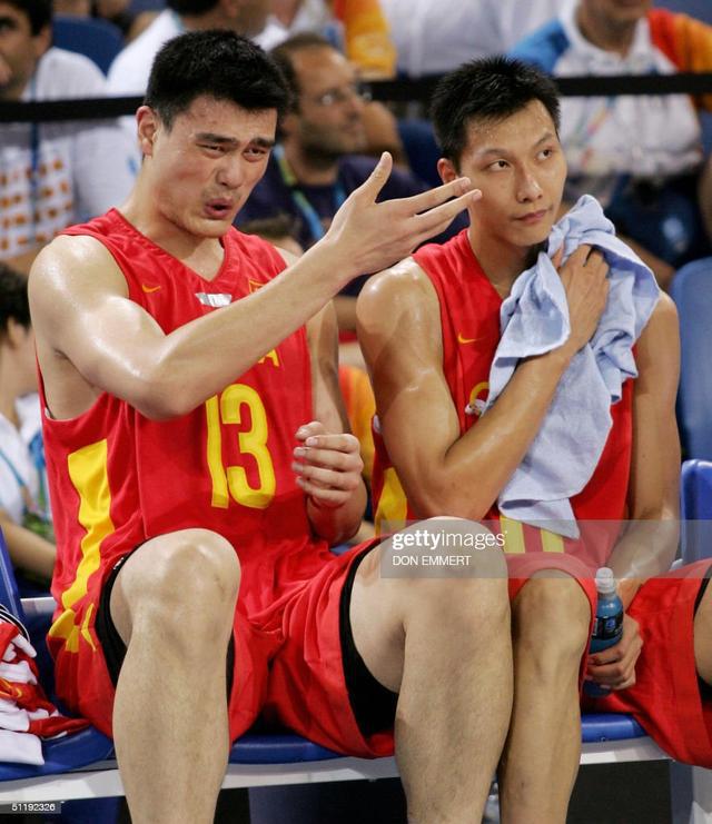 2004年雅典奥运会，中国男篮已经到了分崩离析的边缘(5)