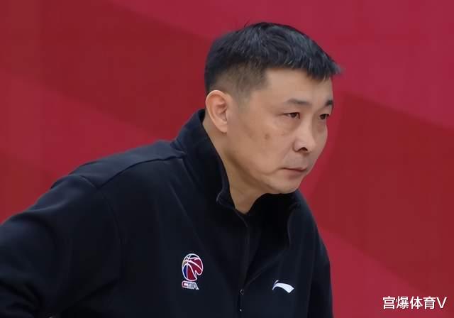 正式离队！中国男篮名将被裁掉，告别CBA赛场，无缘携手闵鹿蕾(3)