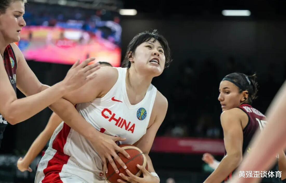 谁说中国篮球不行，中国女篮排名世界第二，仅次于美国队(5)