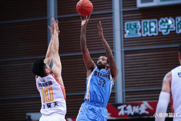 曝上海男篮再签一名锋线外援！NBA场均13+4+3，堪称最佳争冠拼图(2)
