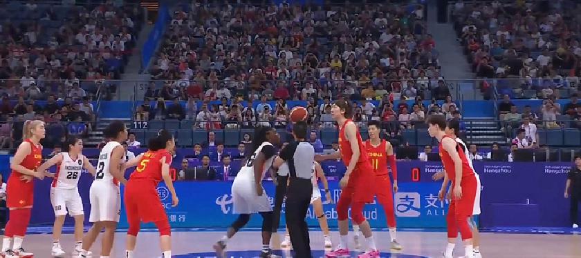 拿下首枚金牌！小组赛狂胜162分！中国女篮第一王牌终于杀回来(10)