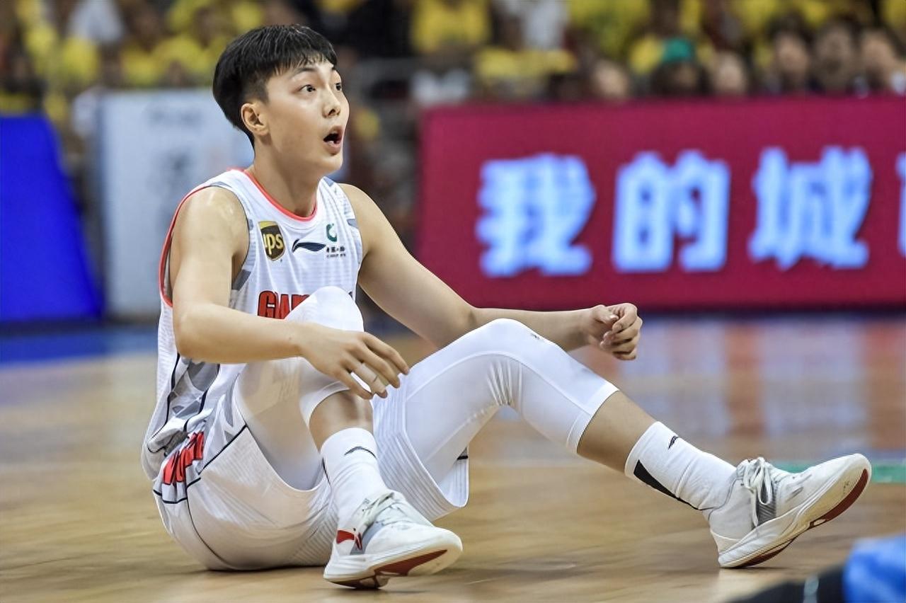 中国男篮国家队，众多“二代”中，只有一个是农民的孩子(4)