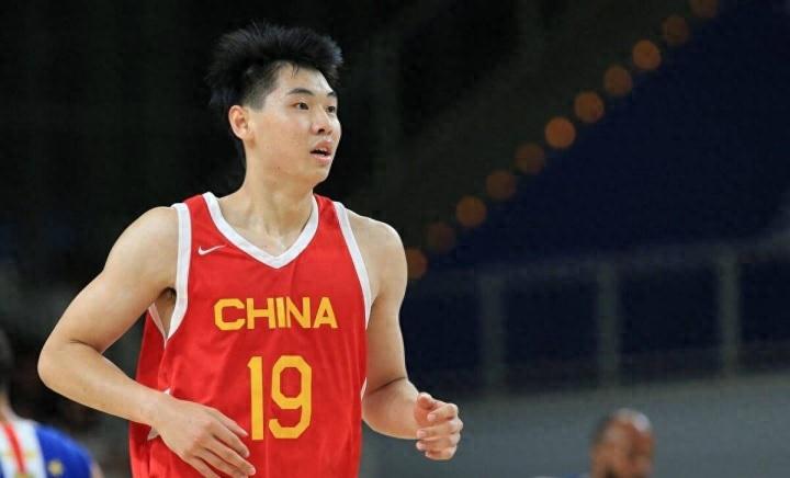 中国男篮国家队，众多“二代”中，只有一个是农民的孩子(5)