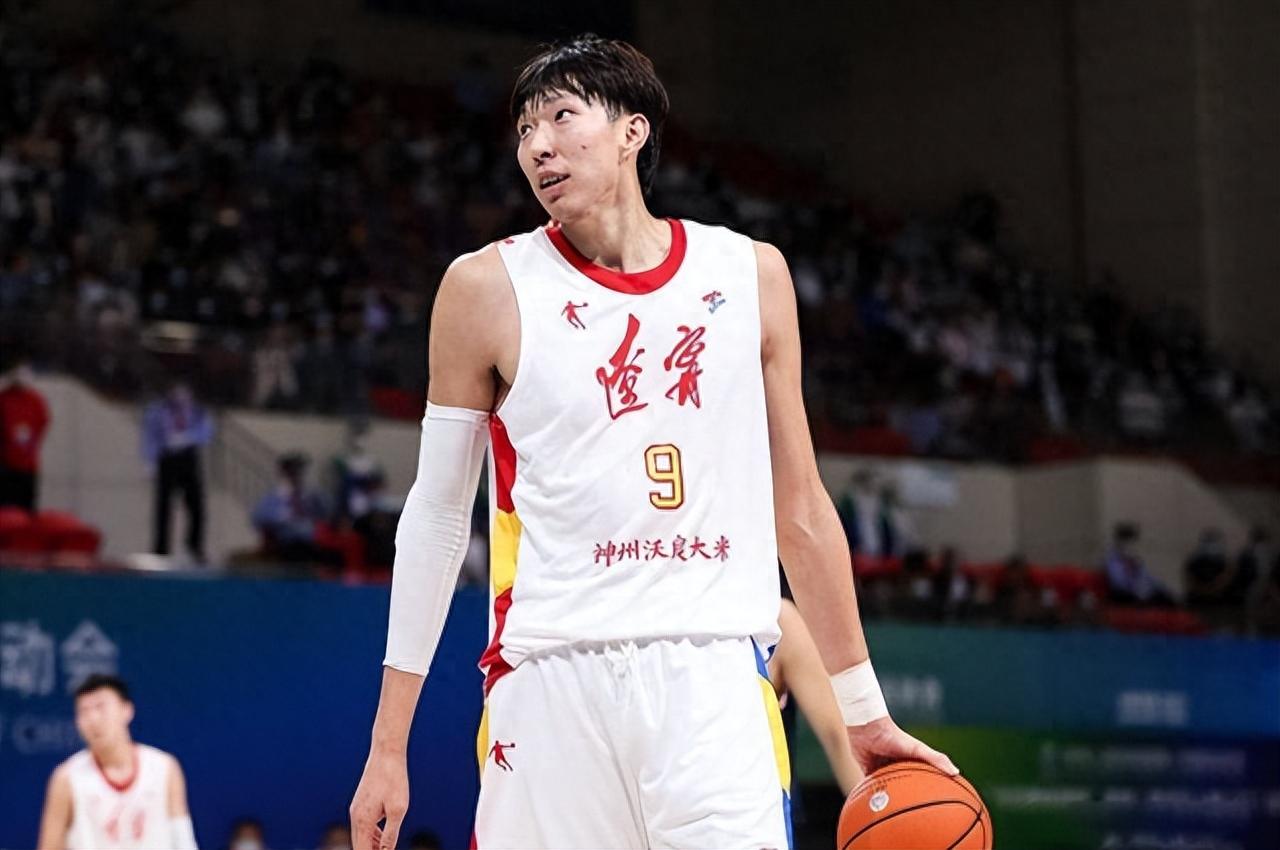 中国男篮国家队，众多“二代”中，只有一个是农民的孩子(6)