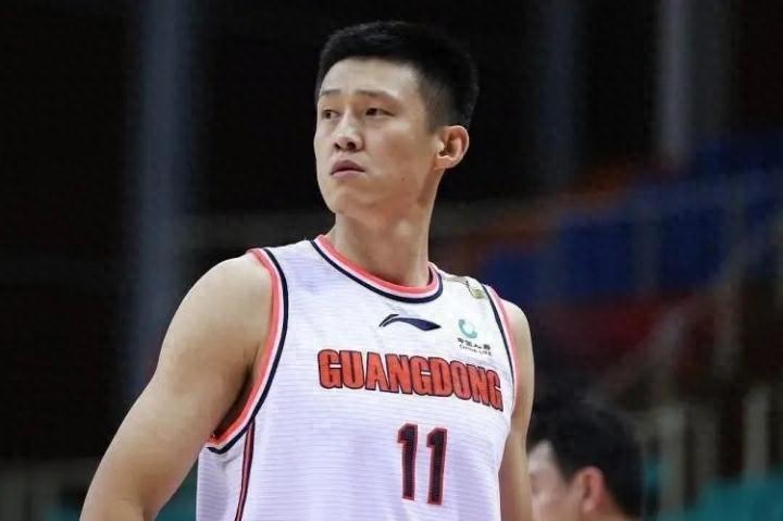 中国男篮国家队，众多“二代”中，只有一个是农民的孩子(9)