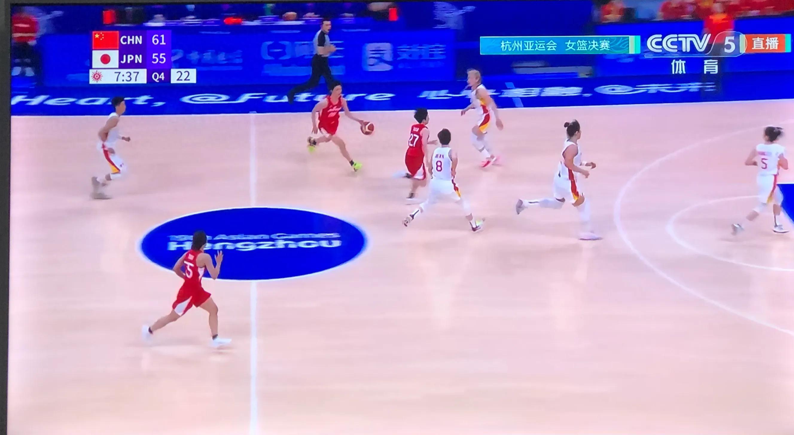 恭喜！中国女篮2分险胜日本“夺冠”，宫鲁鸣未在场边坐镇(2)