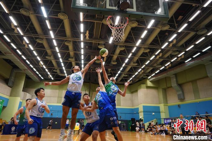香港举行“互融青年慈善篮球联赛” 强化港漂与香港青年交流(2)
