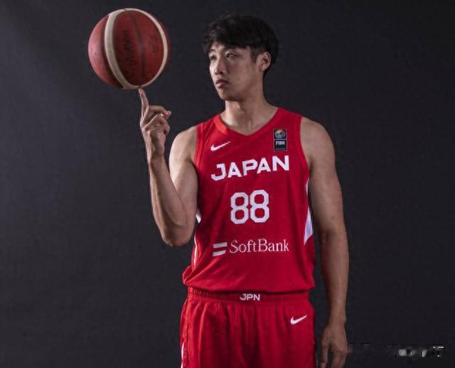 篮球天才加入日本国籍，后来为日本手刃中国队，老年却想回国发展(1)