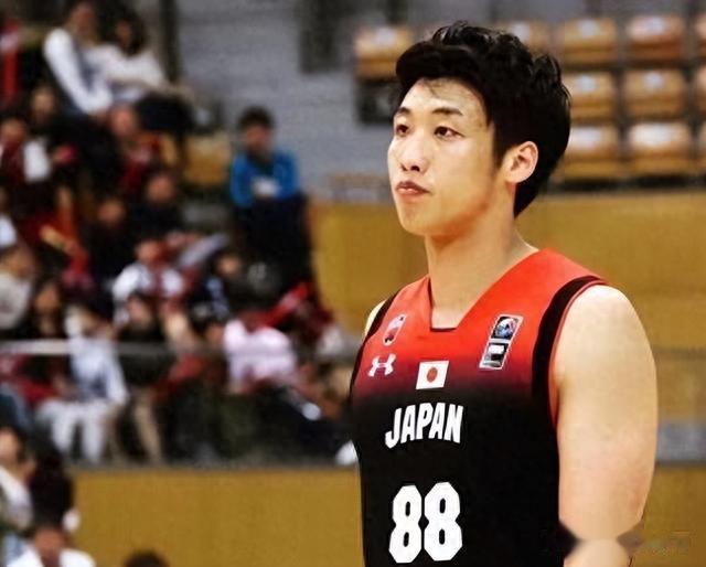篮球天才加入日本国籍，后来为日本手刃中国队，老年却想回国发展(3)