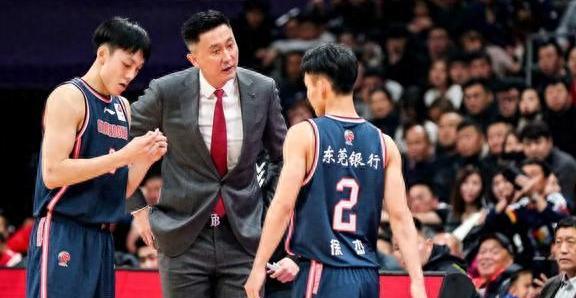 近日，广东男篮新队长有变，杜锋批准任命，球迷太意外(2)