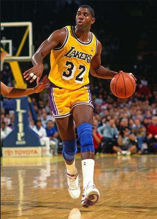 NBA中的“重型后卫”：篮球历史上的传奇巨星(2)