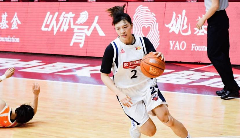 意外！中国女篮选手告急，32岁核心老将意外离队，郑薇不舍送别(2)