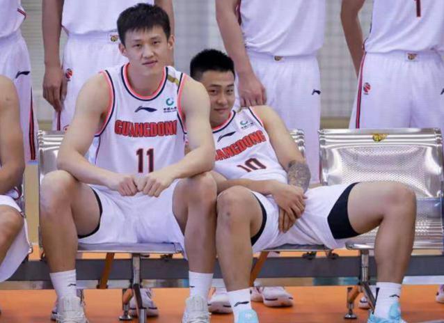 易建联重回球场，代言广东男子篮球联赛，CBA赛场两兄弟相爱相杀(5)