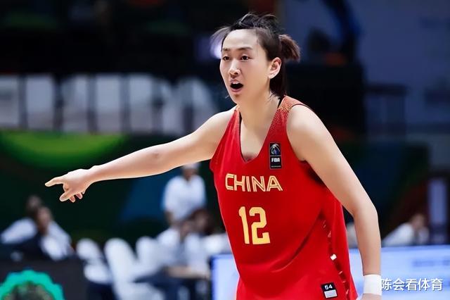 中国女篮退役第1人，不是李梦，32岁功勋离队，王思雨无奈(2)