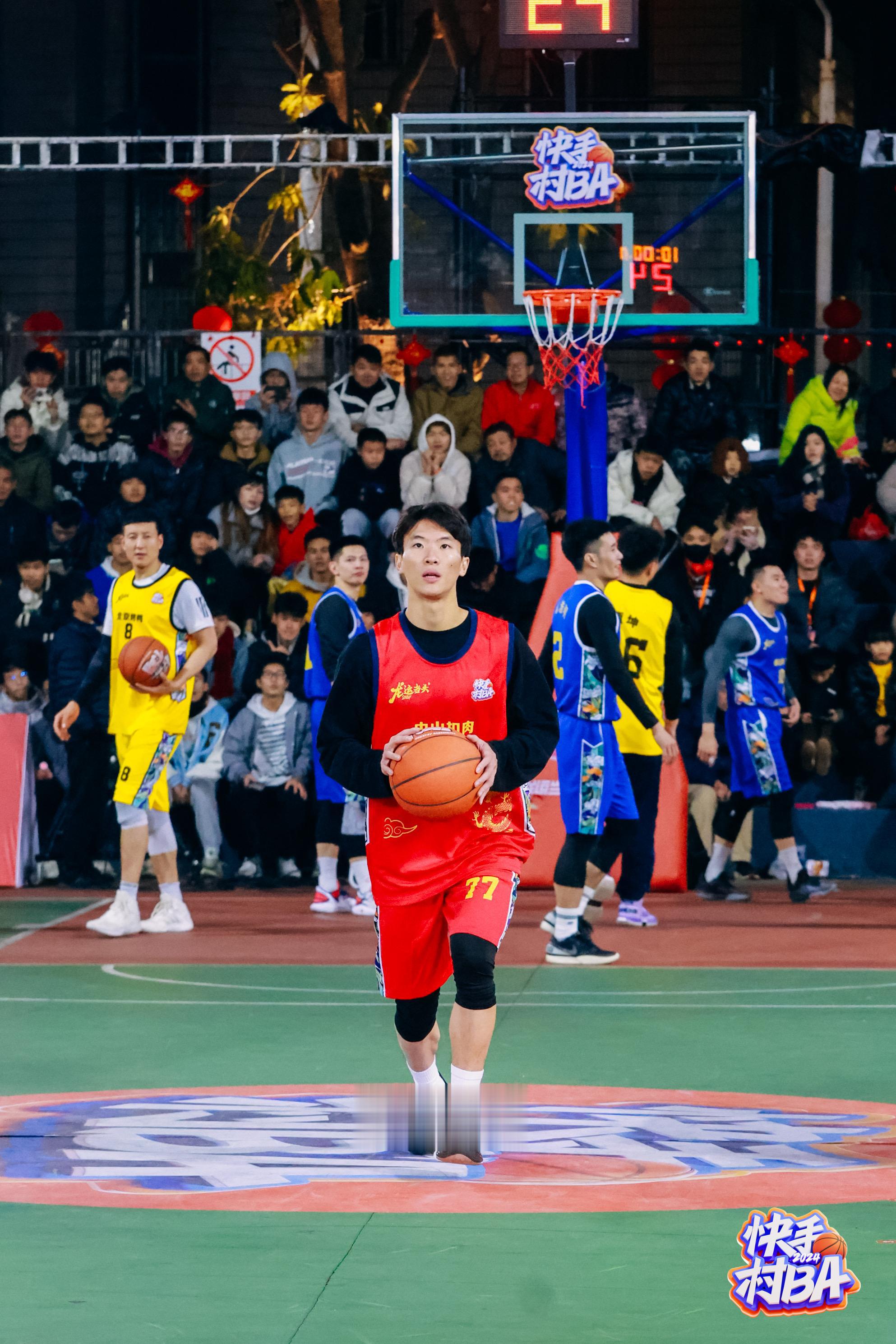 村BA堪比职业，中国男篮队长都想试一下(3)