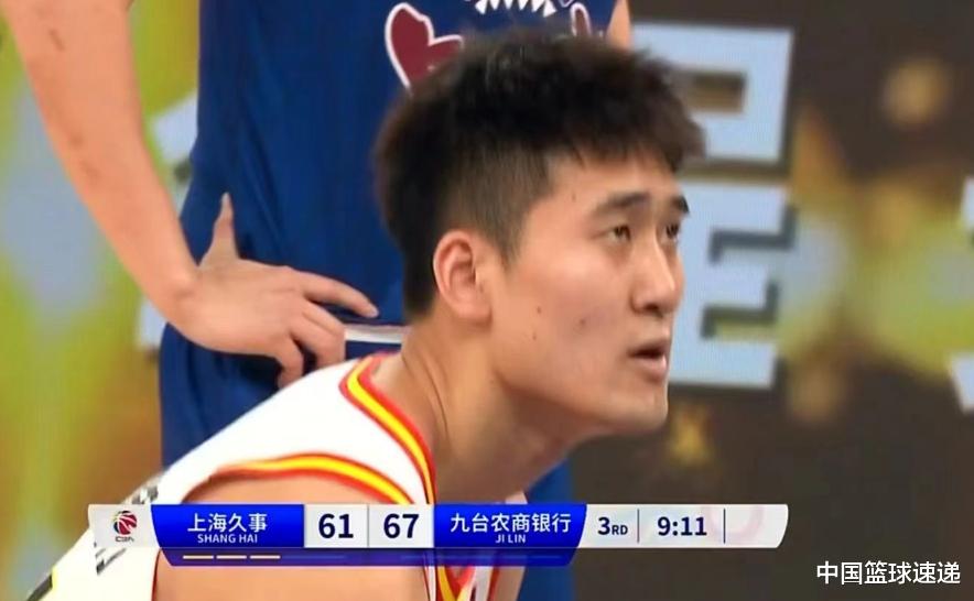 吉林男篮以下克上险胜上海，王哲林19+10郭昊文16分，姜伟泽16+8(4)