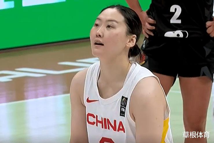 韩旭21分，奥资赛：中国女篮47分大胜，酣畅淋漓，单节轰31-10