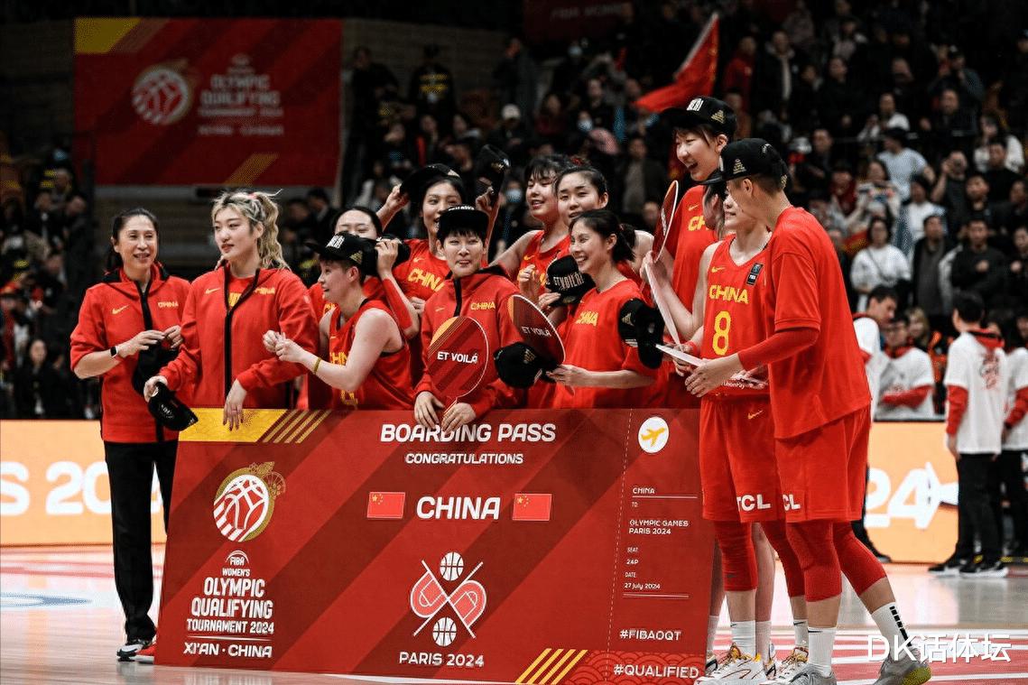 中国女篮晋级巴黎奥运会！反超男篮，姚明“悲剧”重演，埋下隐患