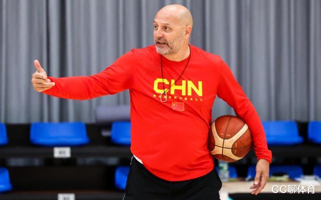 中国男篮迎战蒙古！FIBA官网公布12人大名单，广东队三人全部入选！(5)
