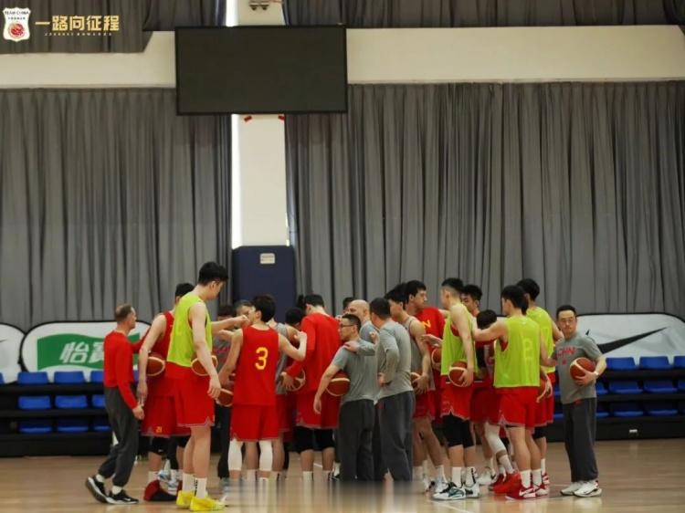 广体：年轻球员的加入给男篮带来了希望 同时他们也将迎来挑战(2)