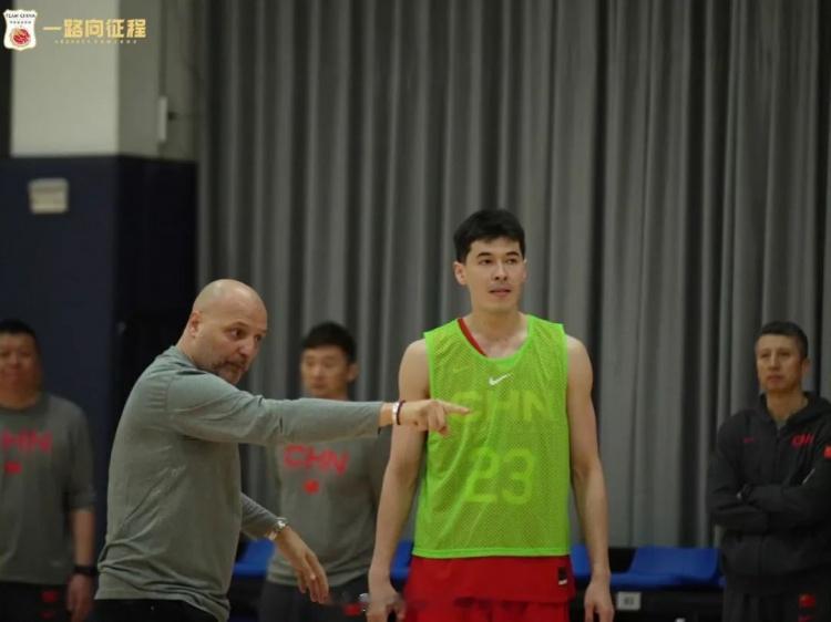 广体：年轻球员的加入给男篮带来了希望 同时他们也将迎来挑战(4)