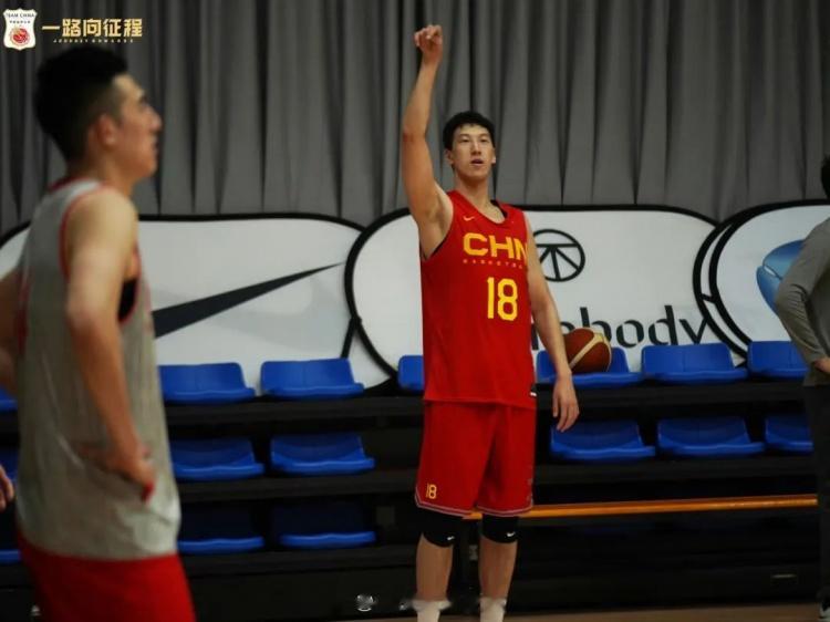 广体：年轻球员的加入给男篮带来了希望 同时他们也将迎来挑战(6)