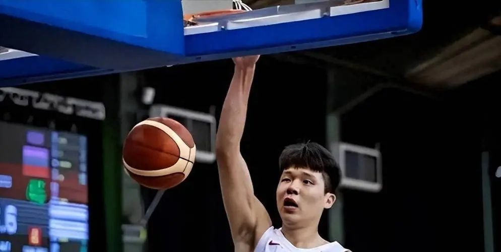 亚篮联认可，中国男篮头号球星出炉，2米18高塔力压赵继伟胡金秋(5)