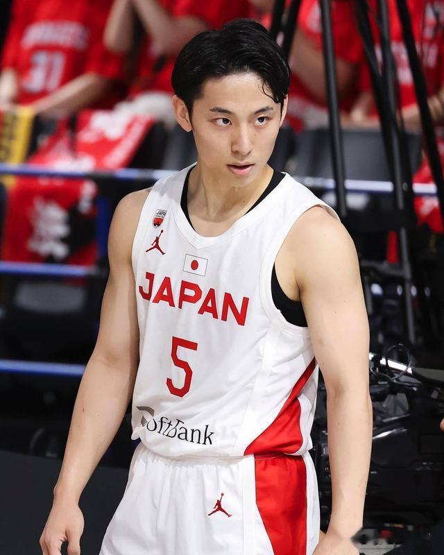 扎根日本34年，拯救了日本女篮和男篮，因他发现了亚洲球员的弱点(6)