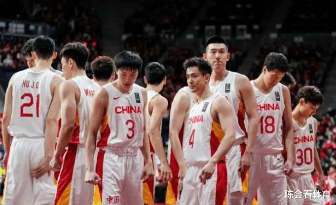 中国男篮预选赛落幕，3人身价大涨胡明轩出众，后卫一哥实至名归