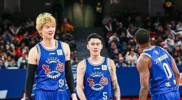 为何落选了中国男篮国家队的CBA4巨星都染了一头黄发？(3)