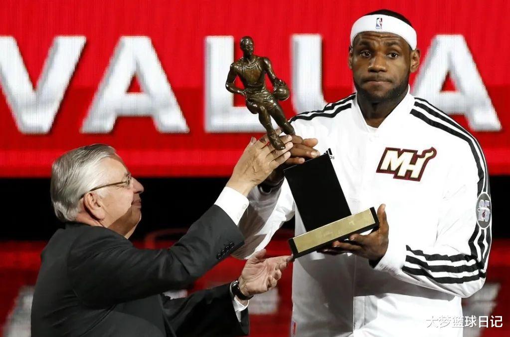 没争议！NBA历史常规赛MVP没争议的球员只有五人(5)
