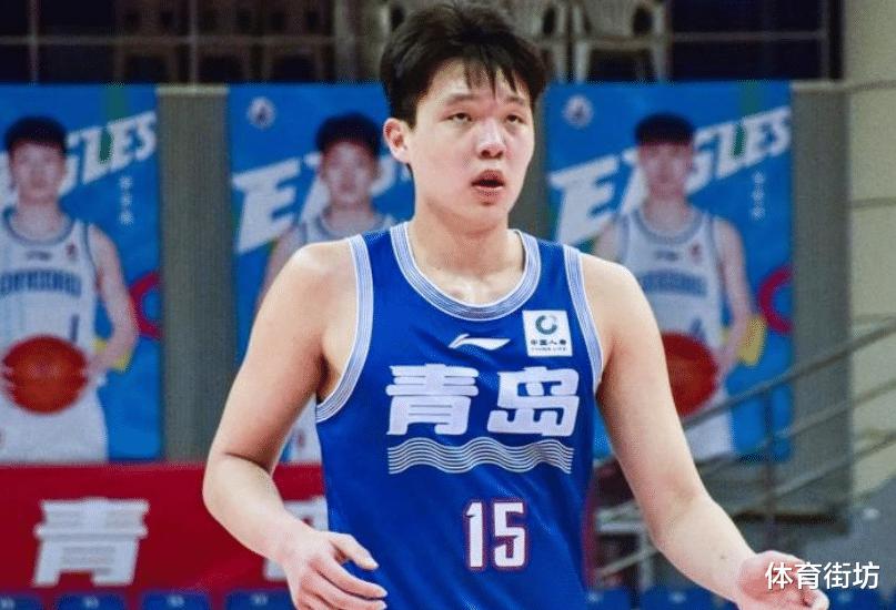 战神附体，CBA约基奇狂砍32+12，创造中国篮坛新历史，能冲NBA！(4)