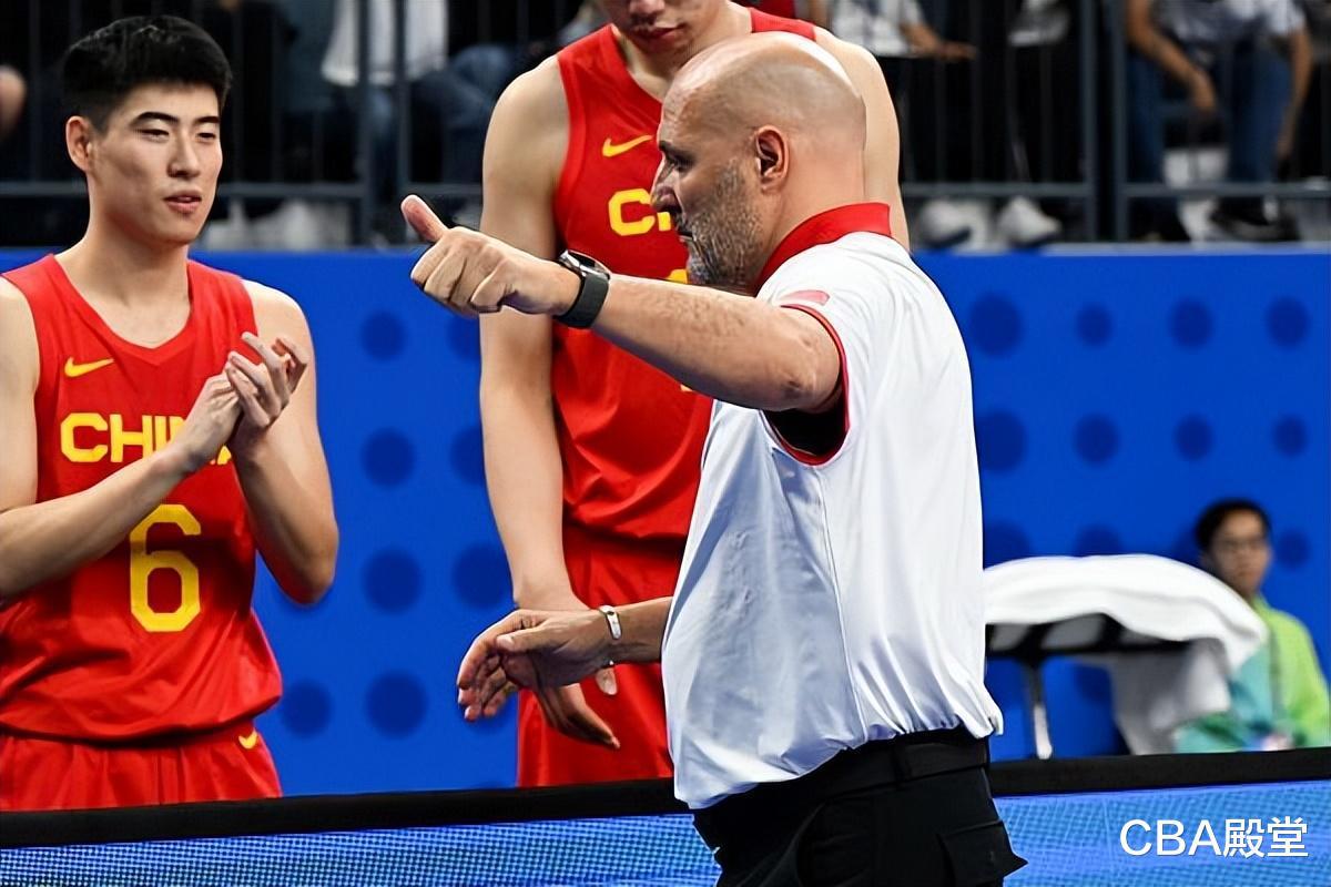 中国篮球怎么做才能提高？乔尔杰维奇谈到一种办法，确实有道理(4)
