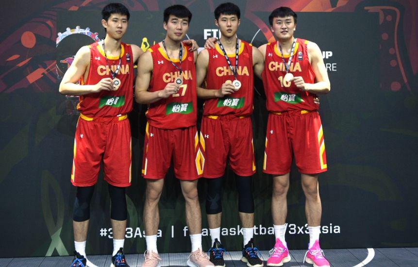 中国篮球三消息：三人男篮惜败，三人女篮惨败，U17不敌欧洲劲旅