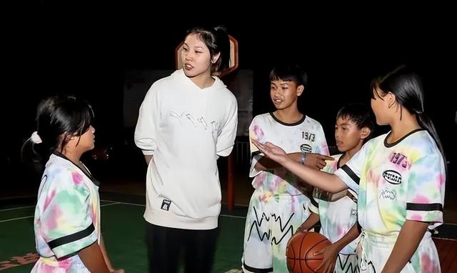 张茹：现役中国女篮国家队的颜值天花板，希望继续保持微笑(4)
