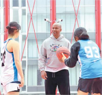 香港青少年篮球学员在京交流收获满满(1)