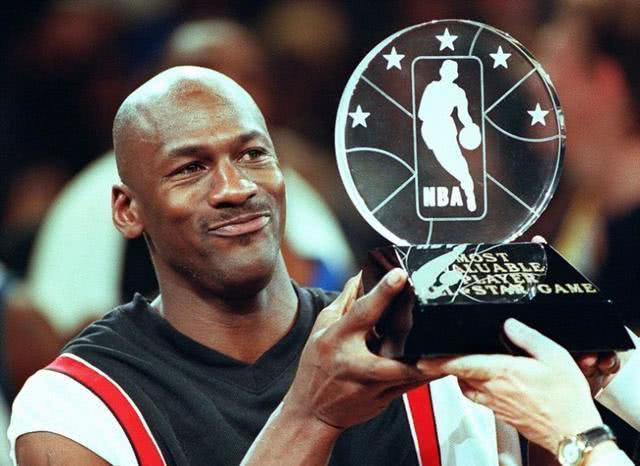 NBA史上六大“逆天”纪录：拉塞尔11冠仅第二，榜首已被永远尘封(4)