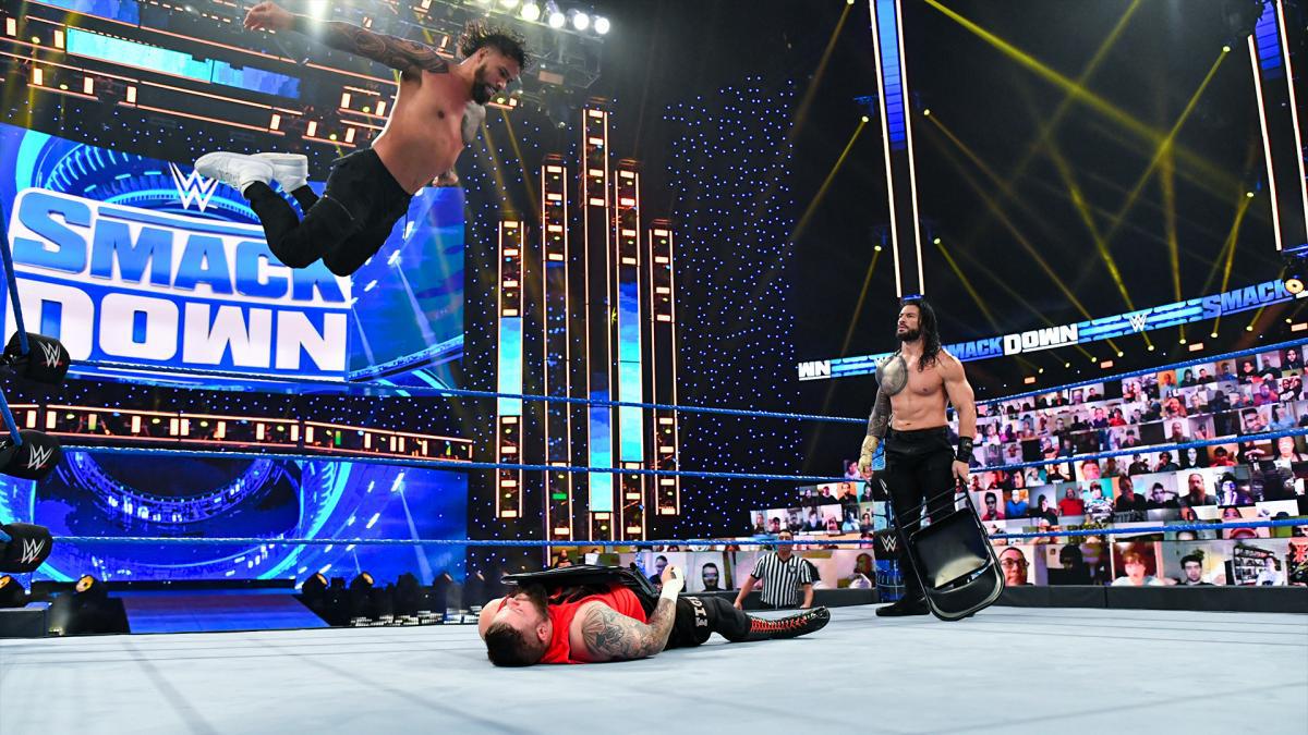 WWE接连敲定TLC大赛多场对决，罗曼不顾家族情分痛打杰乌索(10)