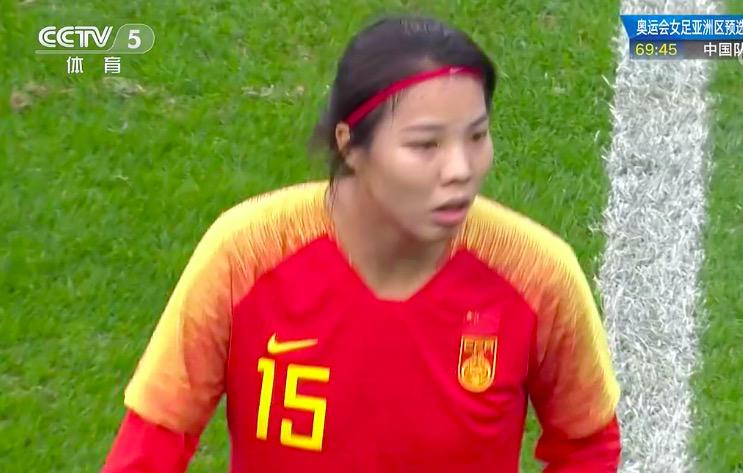 103分钟准绝杀！中国女足第1巨星复制梅西世界波，贾秀全眼眶湿润疯狂庆祝(4)