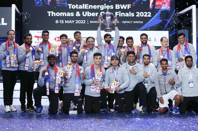印度羽毛球队首夺汤杯 回国收获2000万卢比奖金(1)