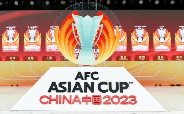中国亚洲杯刚取消，亚足联想易地举办踢到铁板，日韩翻脸坐地起价