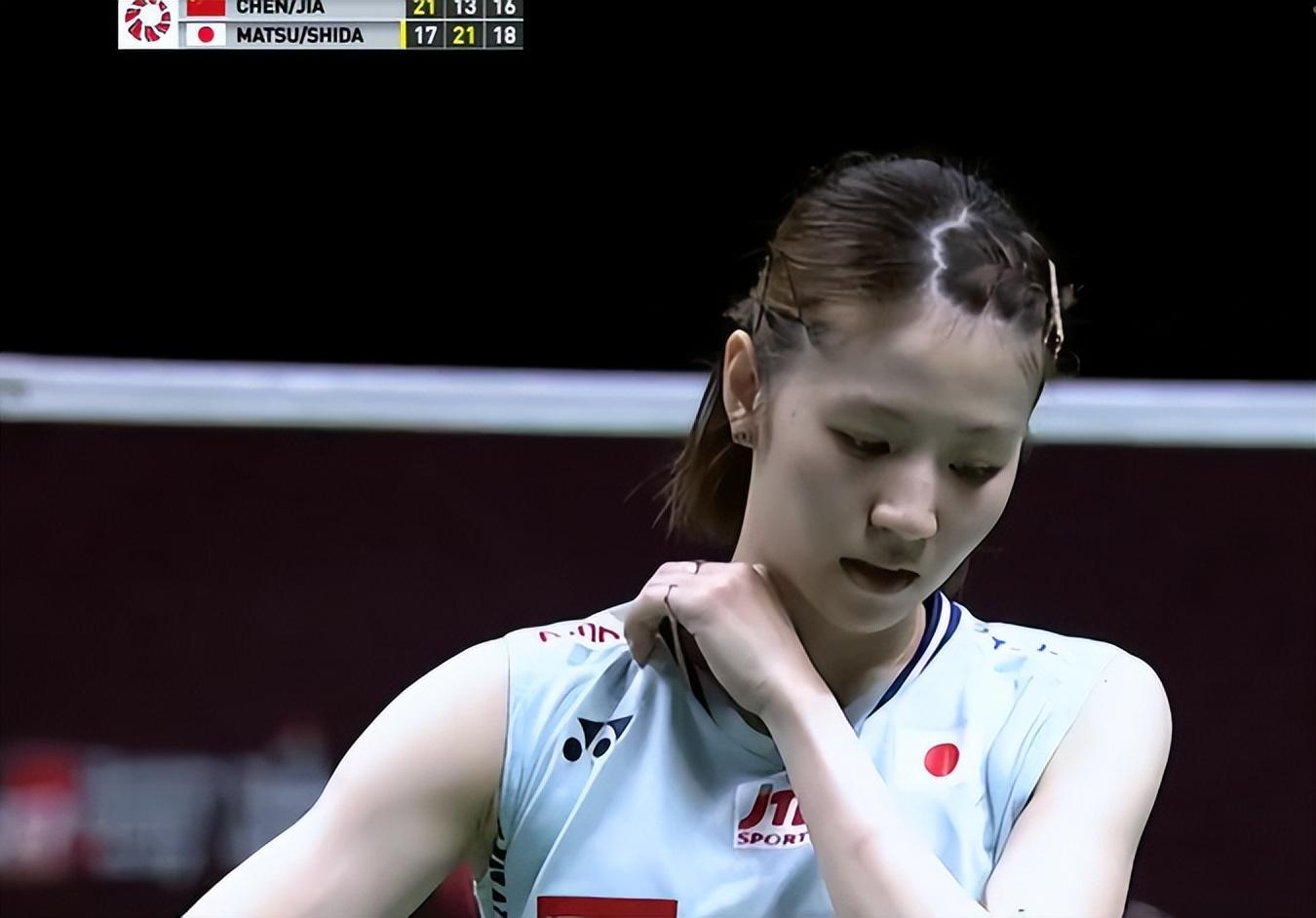 1-2！国羽世界冠军遭逆转，无缘半决赛！日本美女晋级，对手出炉