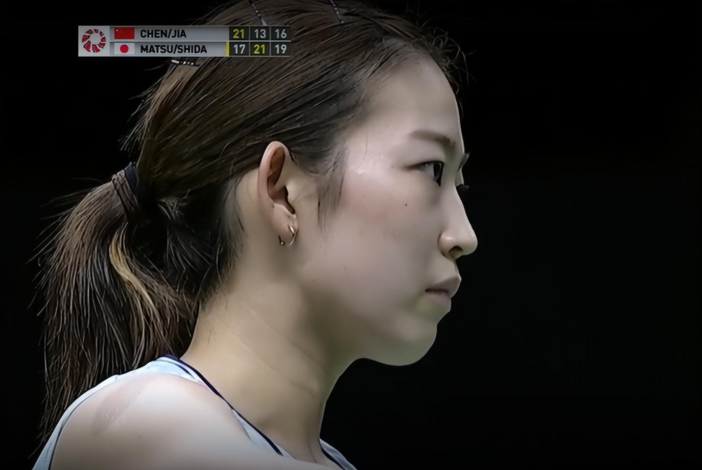 1-2！国羽世界冠军遭逆转，无缘半决赛！日本美女晋级，对手出炉(2)
