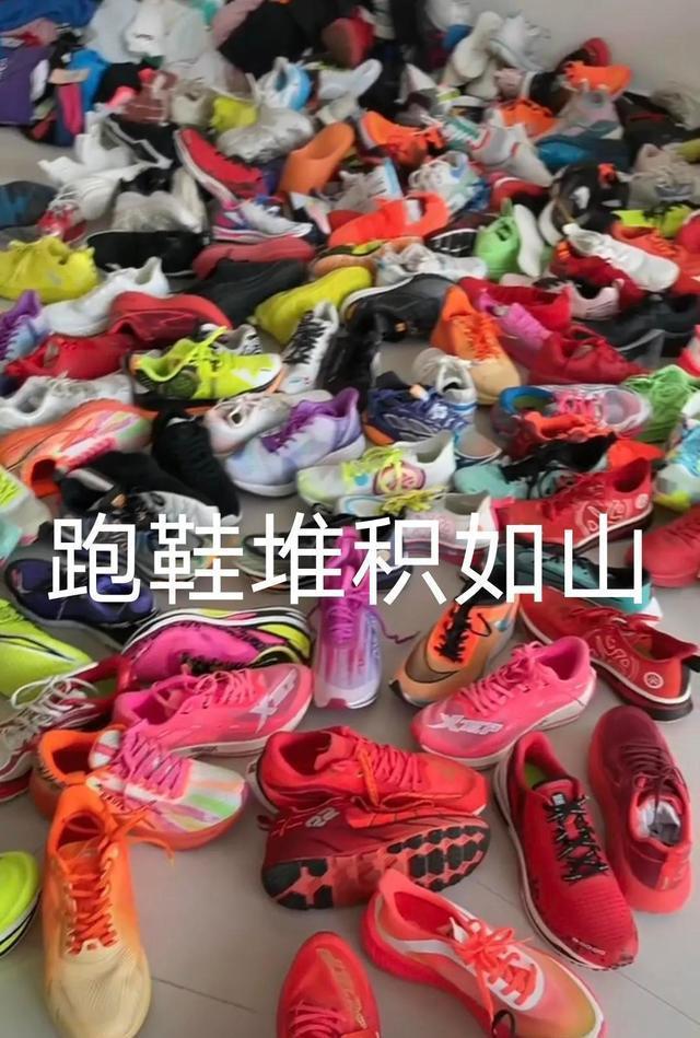 女子跑马拉松每月工资买跑鞋，丈夫：家里都是鞋，孩子不管腿废了(4)